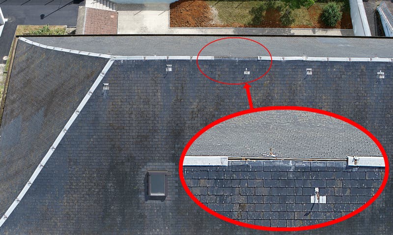 Identification des désordres sur une toiture en ardoises